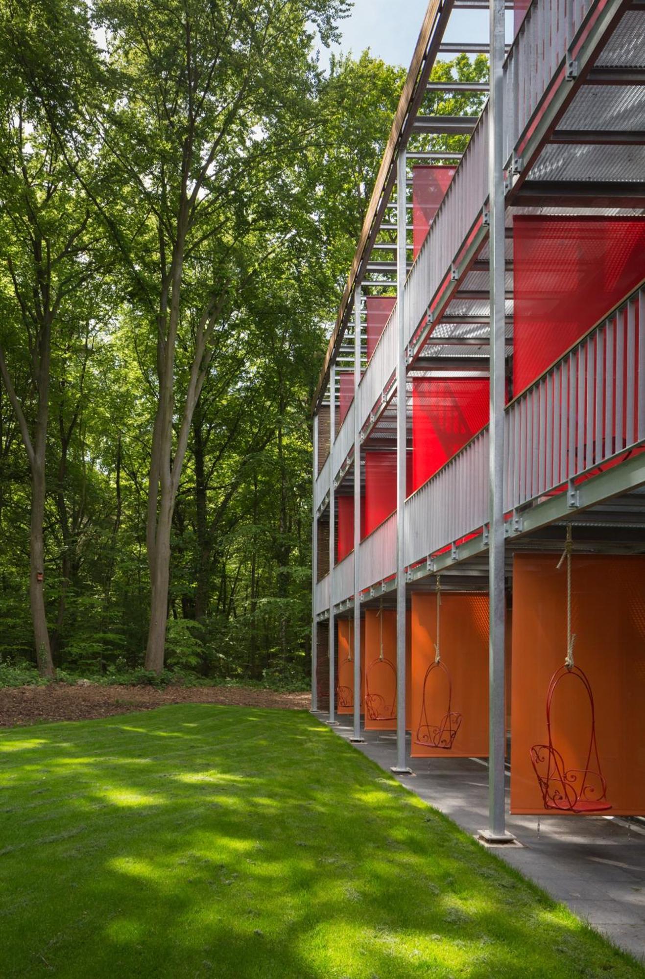 Hotel V-hotel 4*